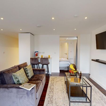 Stylish Apartment W/ Private Garden - Dog Friendly Newport  Buitenkant foto