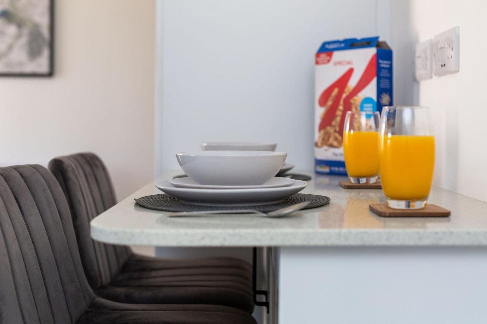 Stylish Apartment W/ Private Garden - Dog Friendly Newport  Buitenkant foto