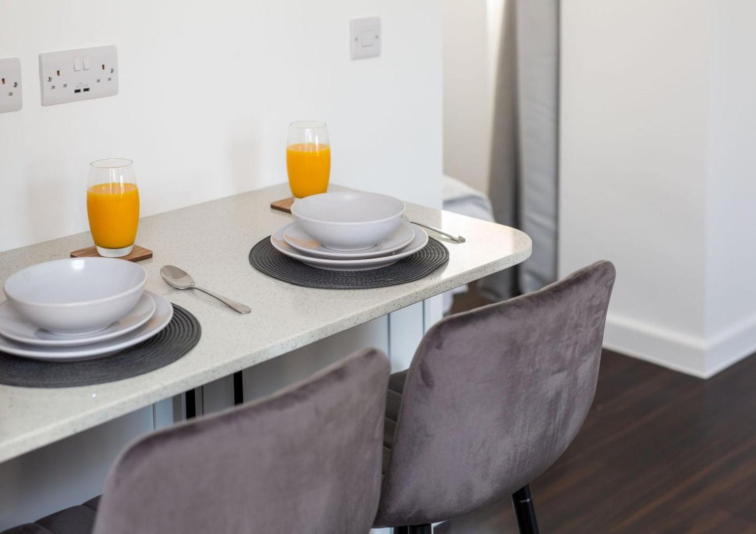 Stylish Apartment W/ Private Garden - Dog Friendly Newport  Buitenkant foto