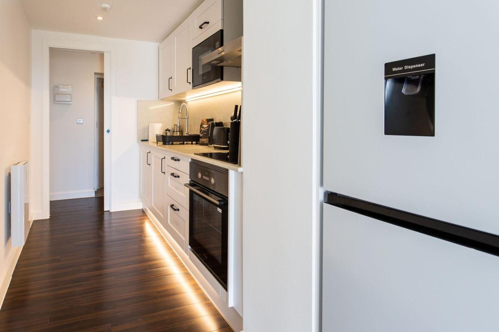 Stylish Apartment W/ Private Garden - Dog Friendly Newport  Buitenkant foto