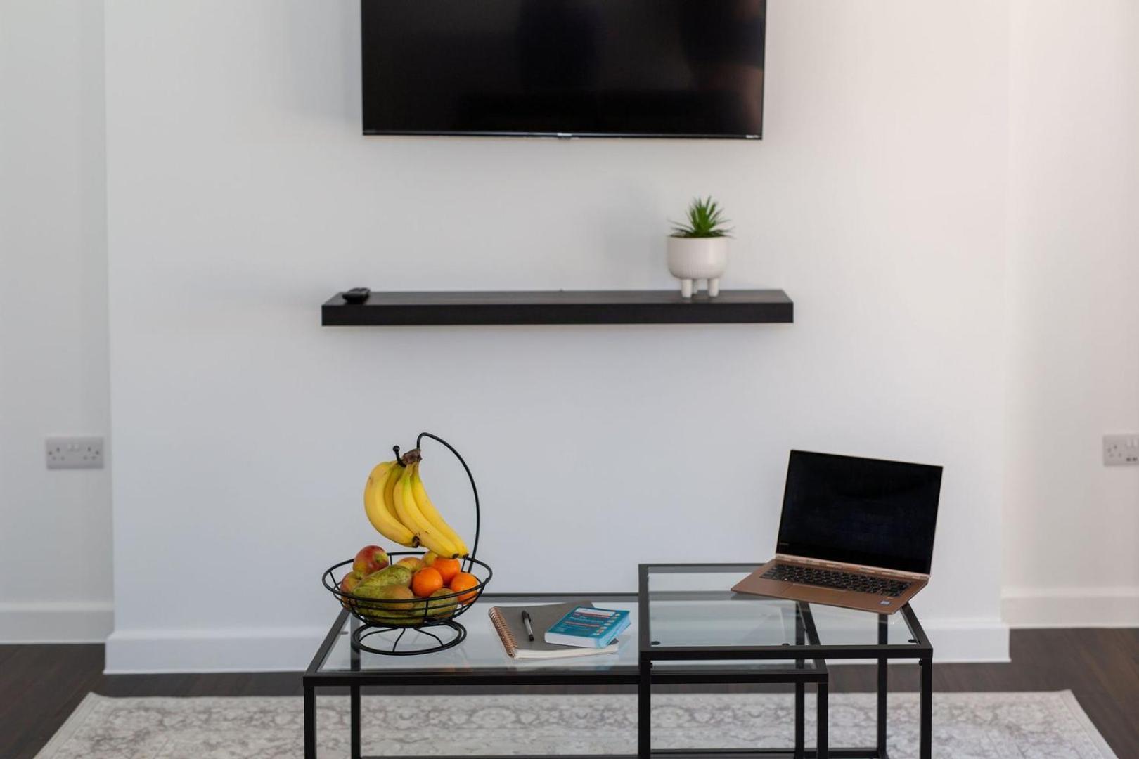 Stylish Apartment W/ Private Garden - Dog Friendly Newport  Buitenkant foto
