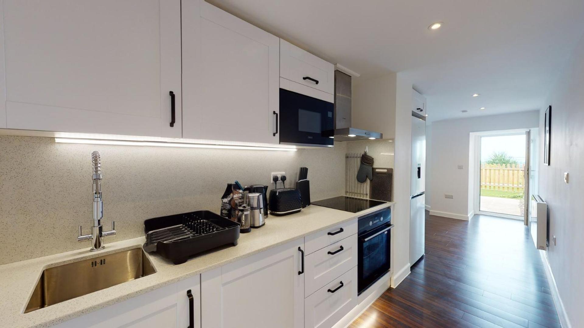 Stylish Apartment W/ Private Garden - Dog Friendly Newport  Buitenkant foto