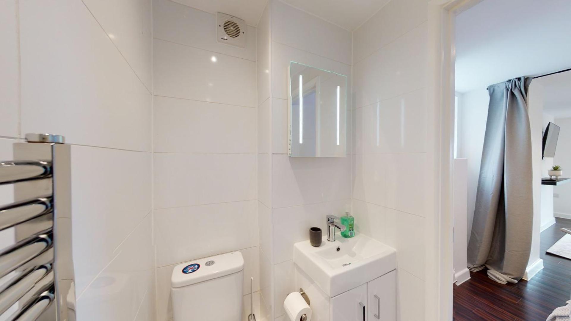 Stylish Apartment W/ Private Garden - Dog Friendly Newport  Buitenkant foto